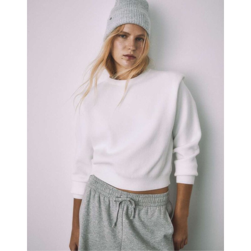 Stradivarius Knit sweater with shoulder pads in ecru-White 111133696