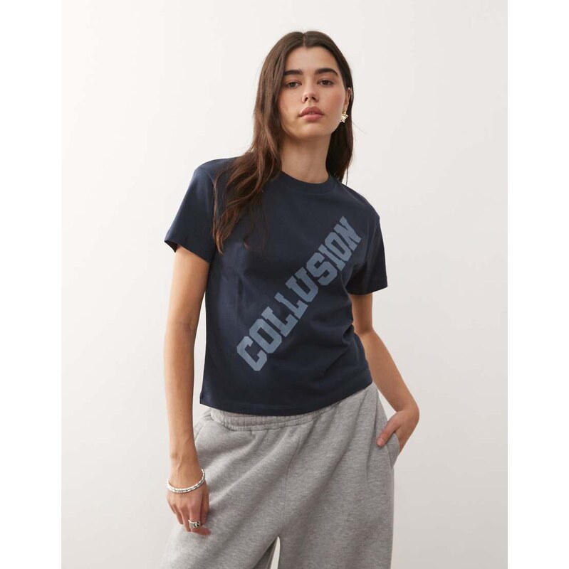 COLLUSION logo anti fit tee in navy