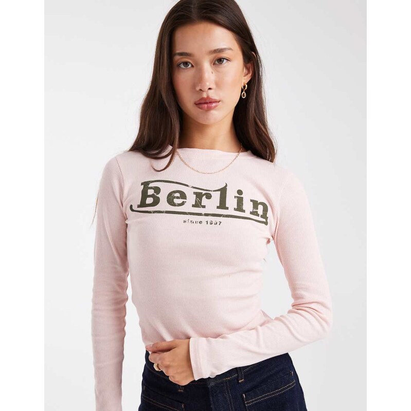 Daisy Street long sleeve rib top with berlin graphic in pink 111148858