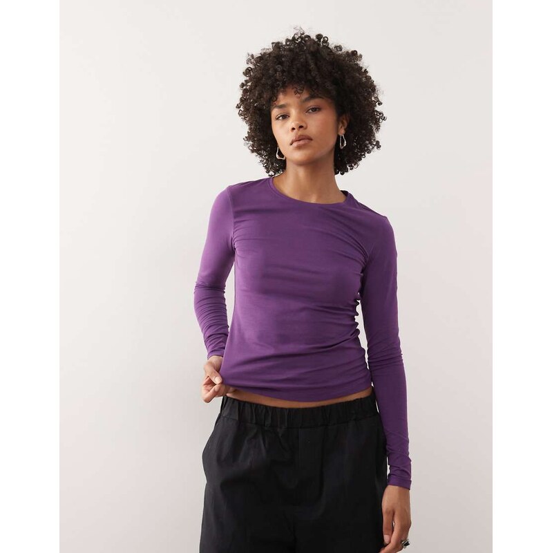 Weekday slim fit long sleeve t-shirt in purple grape 111170959