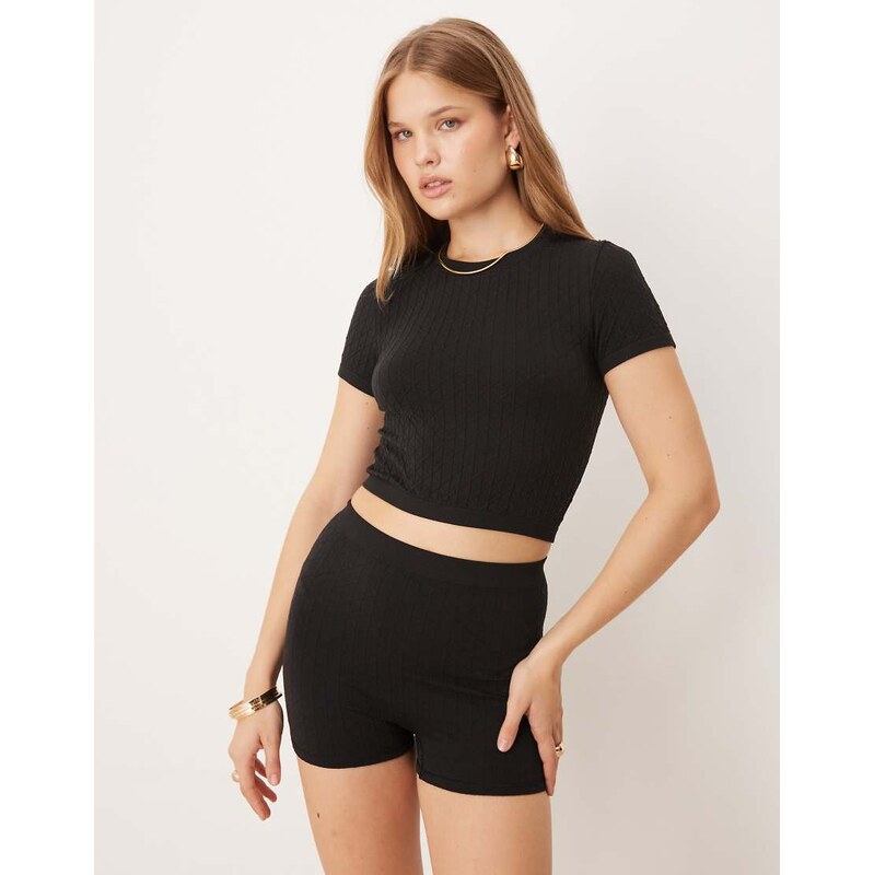 Calvin Klein seamless booty shorts in black 111171039