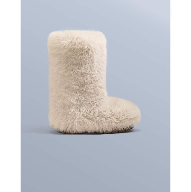 OYSHO Technical faux-fur effect boot in ecru-Neutral 111171065