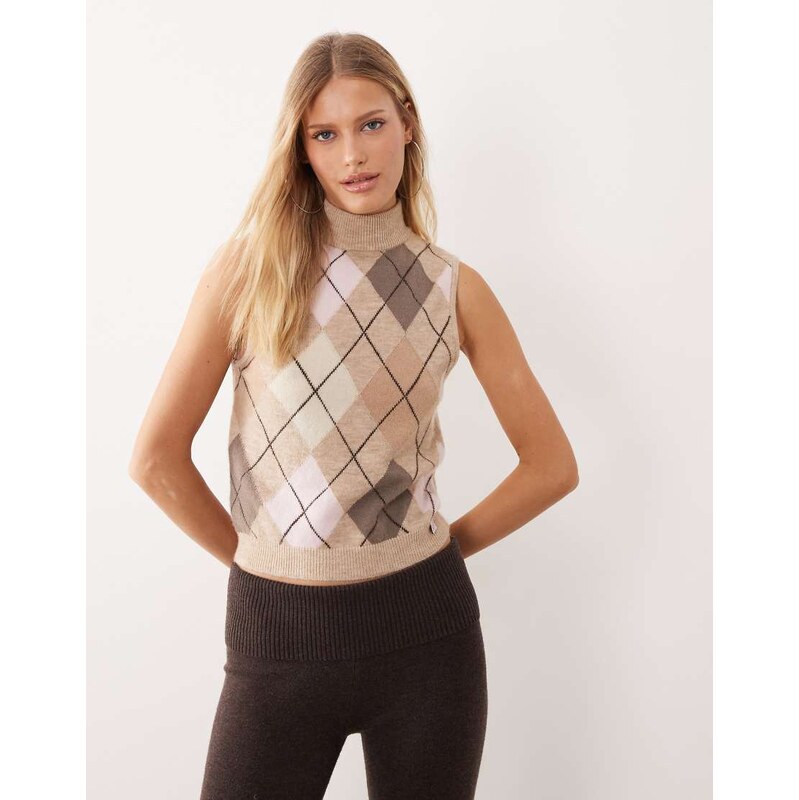 Daisy Street sleeveless knit vest with argyle graphic in natural