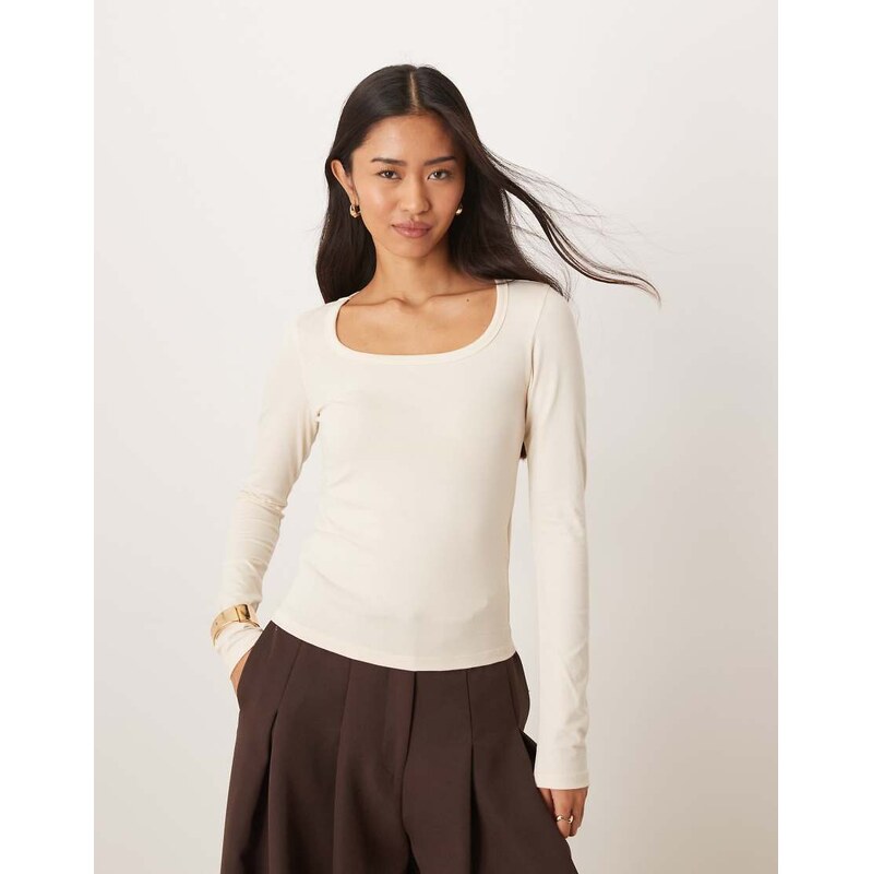 Motel Janana long sleeve scoop neck top in ivory-White 111182532