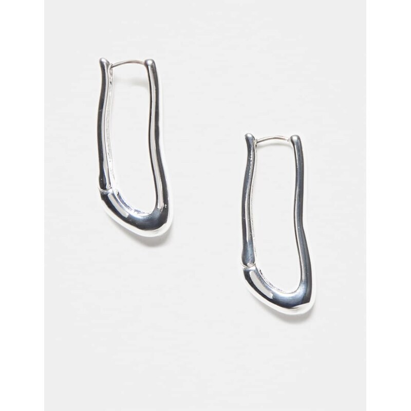 Pieces hammered rectangular hoop earrings in silver tone