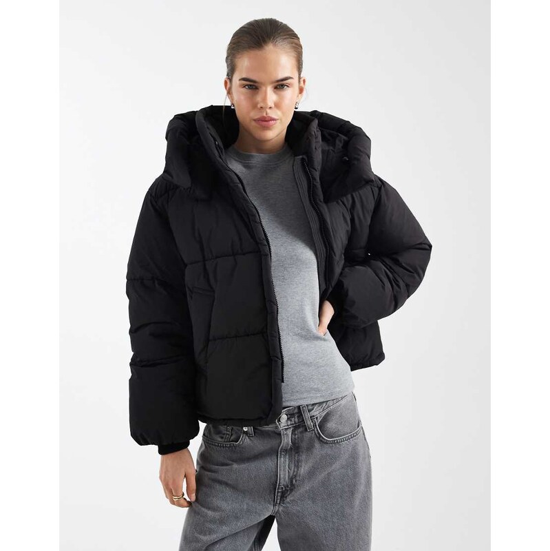 ONLY hooded puffer jacket in black 113263321
