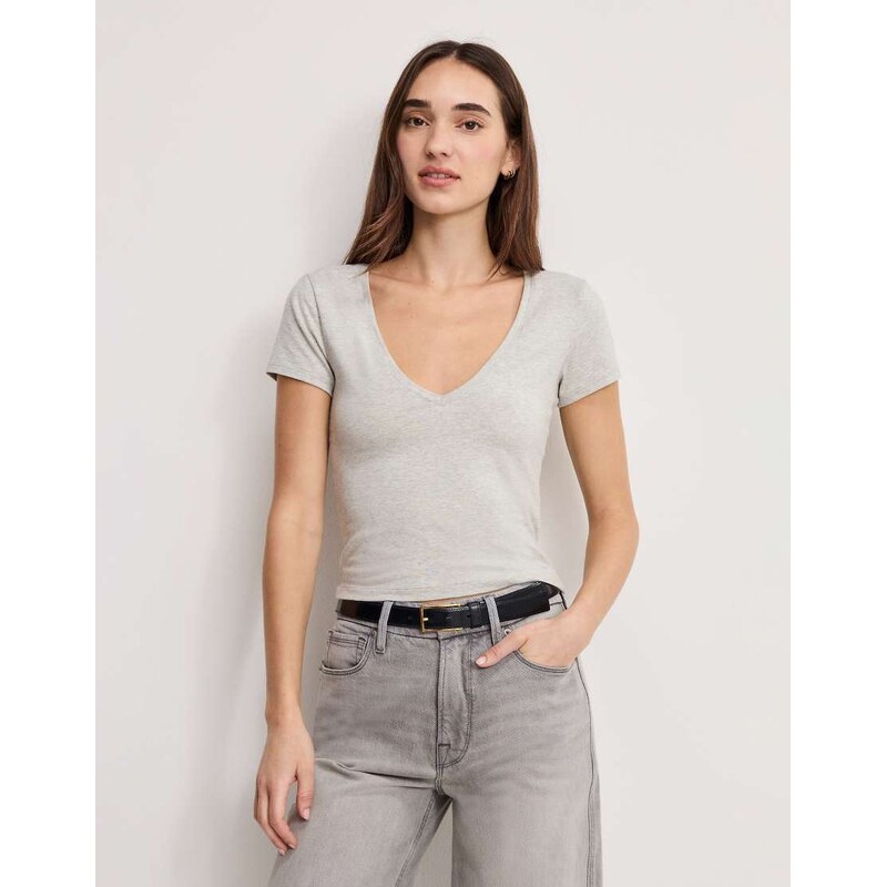Good American cotton blend v neck baby tee in grey