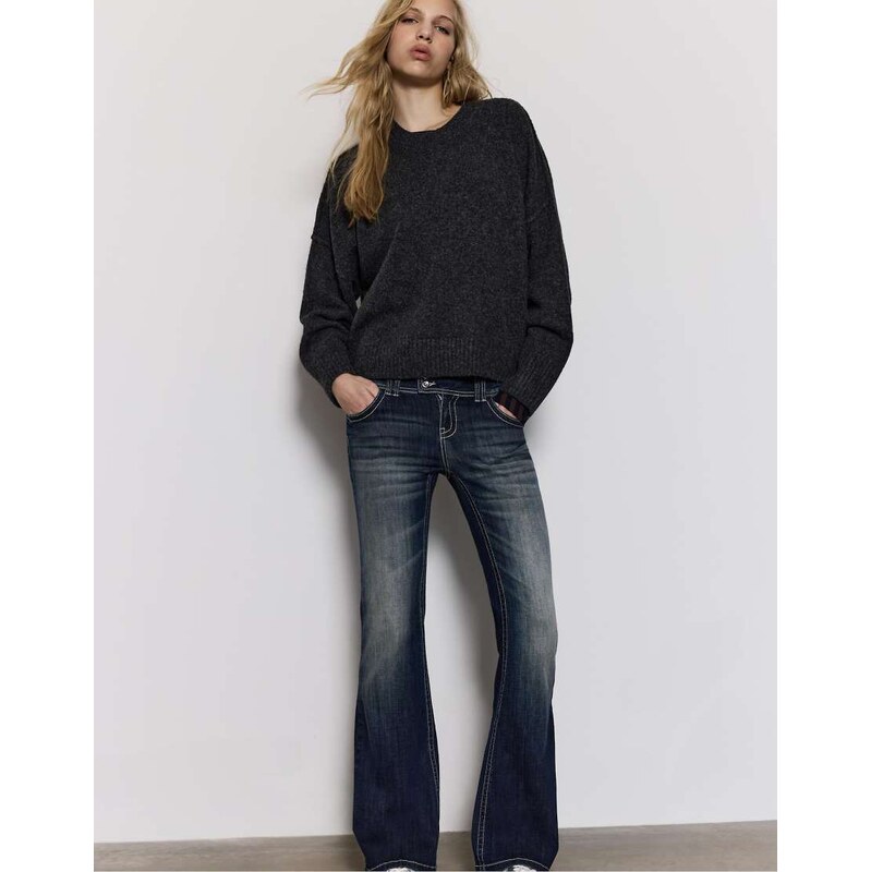 Stradivarius Embroidered pocket bell bottom jeans in light grey denim 111201890