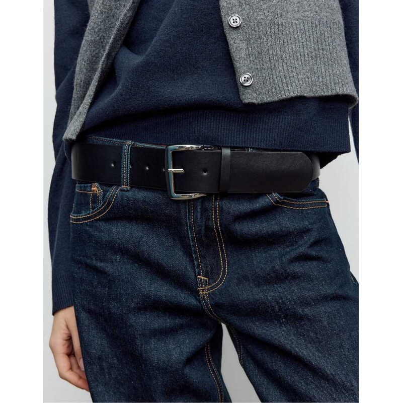 Stradivarius Semi-wide faux suede belt in black 111258839