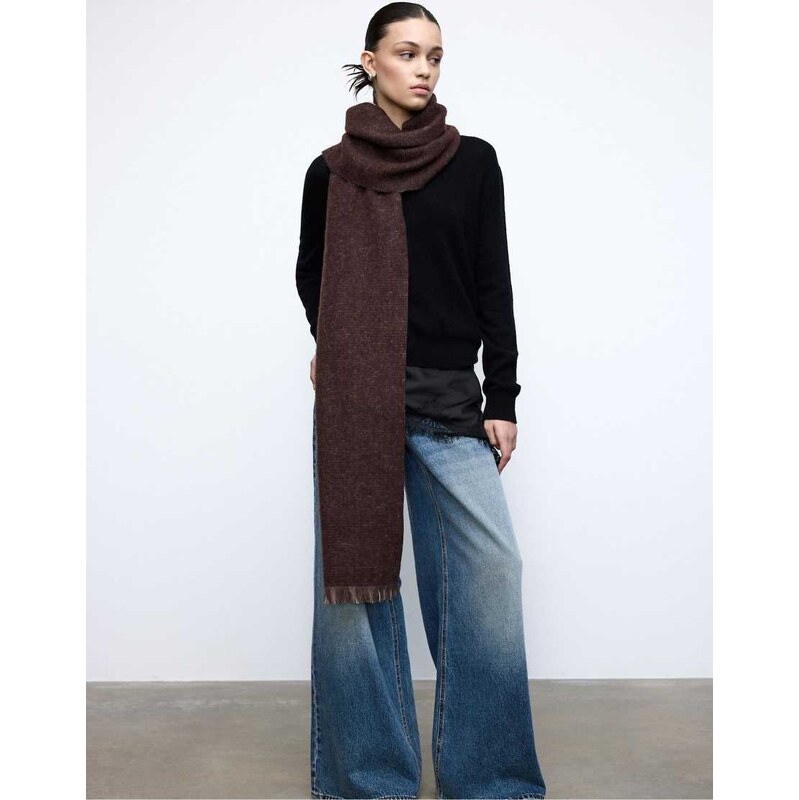 Stradivarius Contrast scarf in brown 111274043