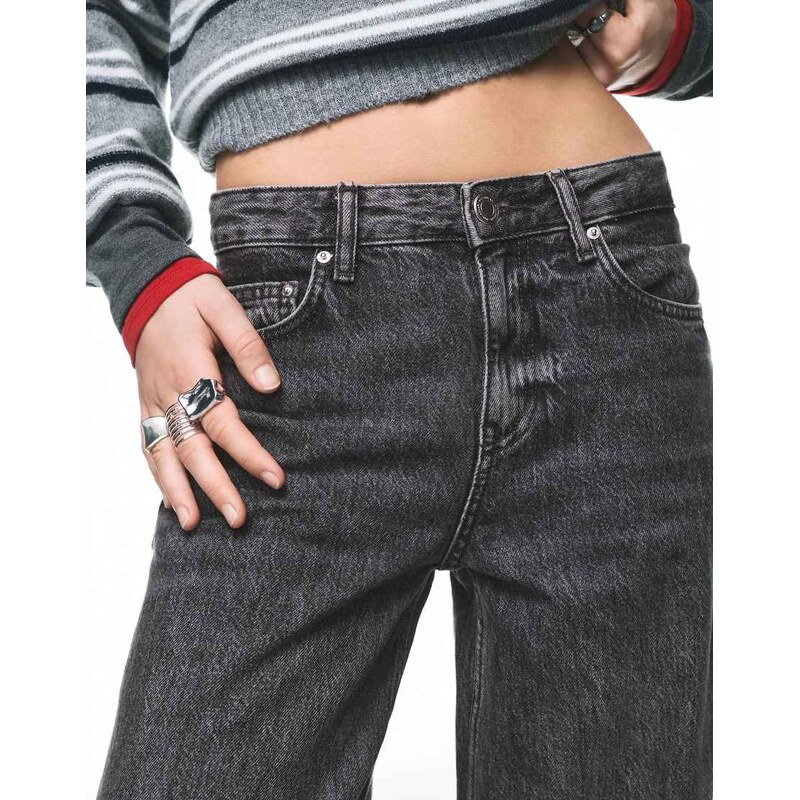Pull&Bear Petite low-rise wide-leg jeans in medium grey