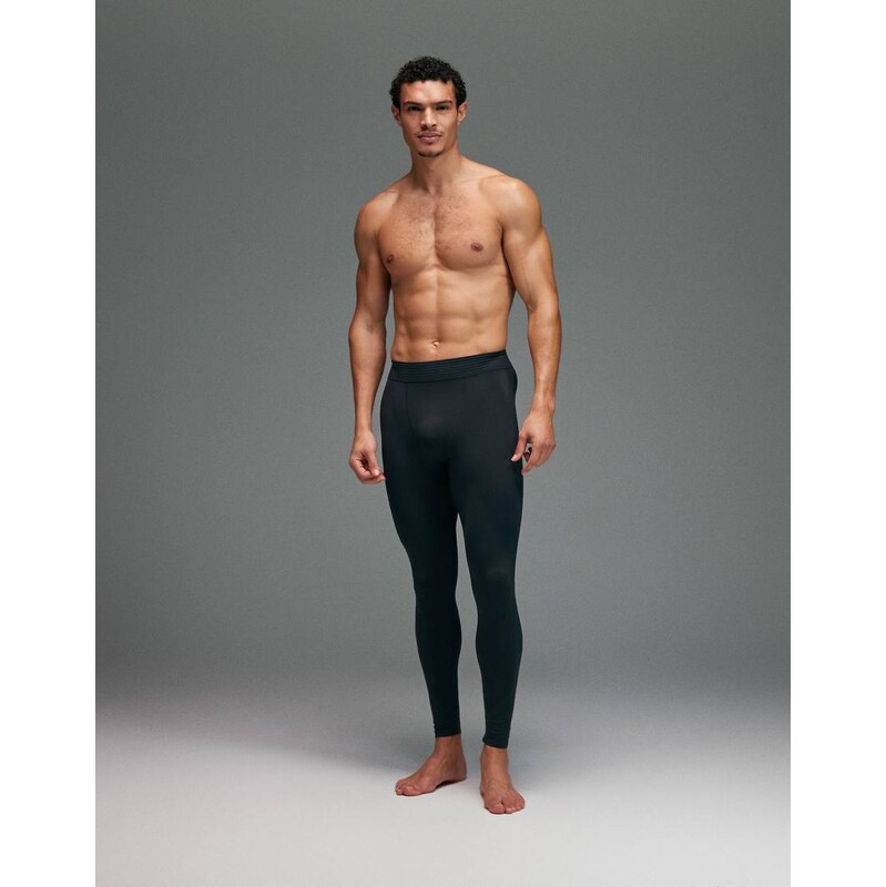 4505 seamless physique defining compression base layer tight in black 112216833