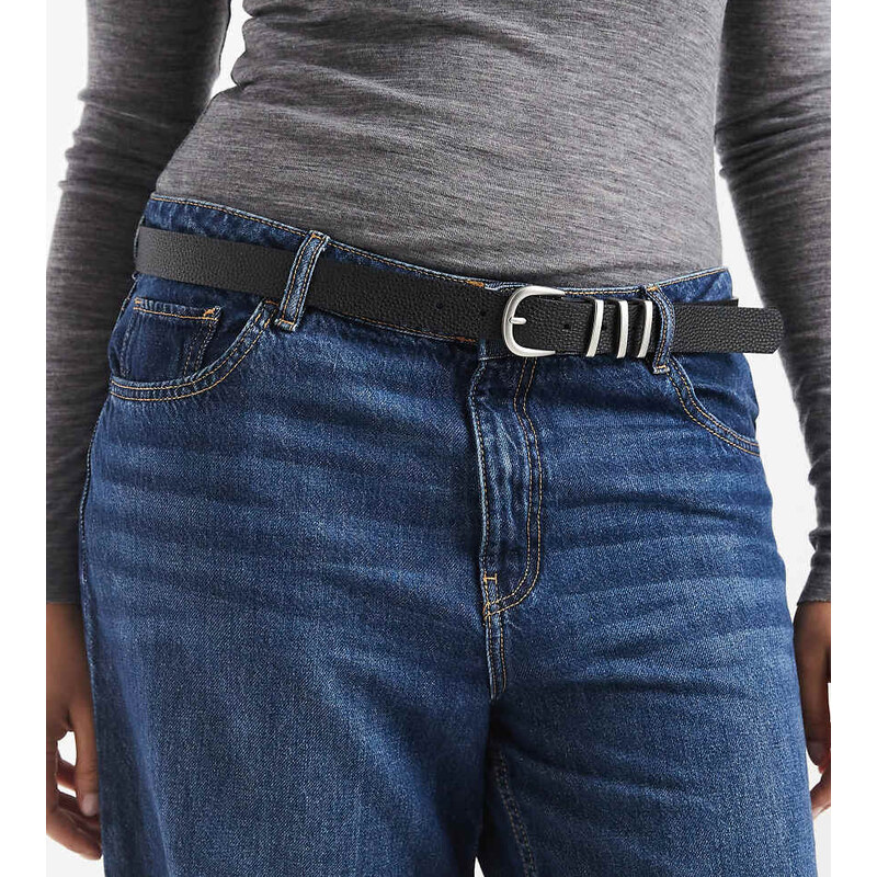 Pieces Plus Pieces Curve silver buckle belt in black 112231238