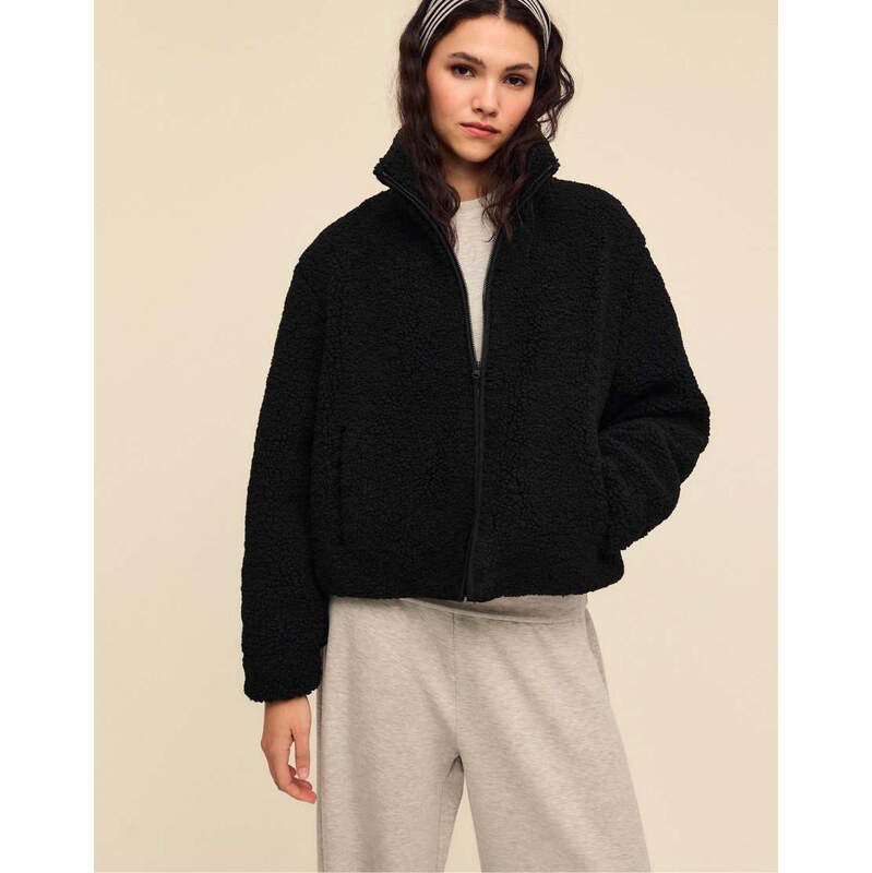 Stradivarius Zip-up faux shearling lined jacket in black 112231293