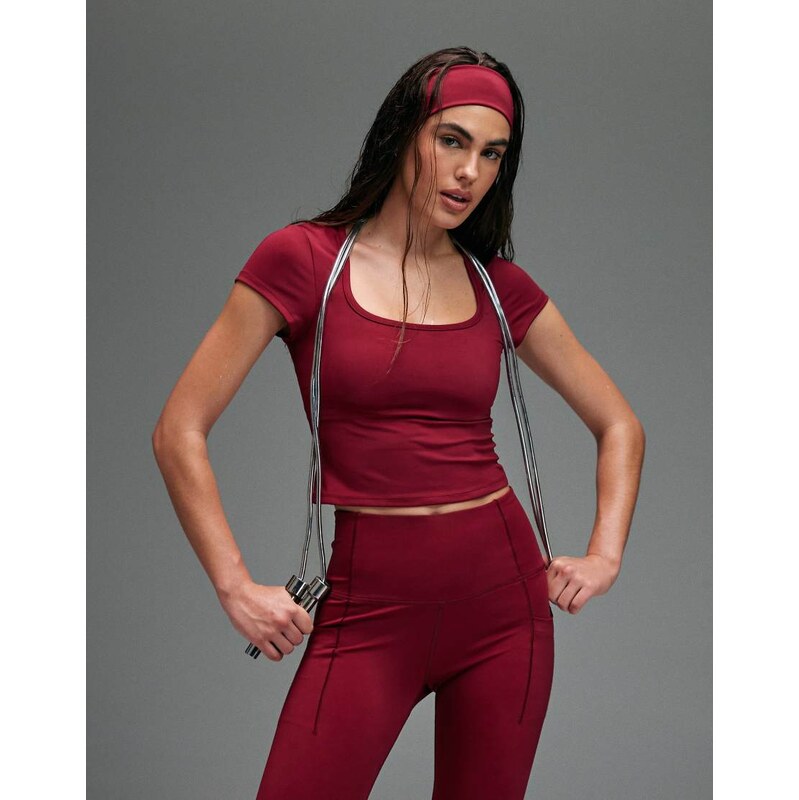 4505 active square cap sleeve top in cherry red