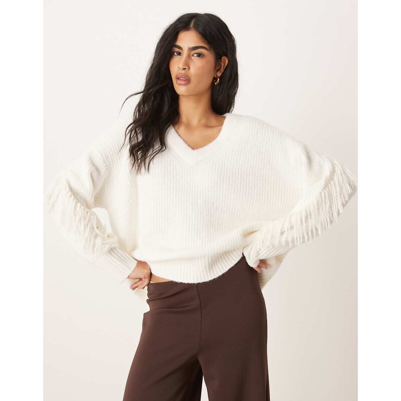 Abercrombie & Fitch knitted v neck oversized jumper in cream-White 112317902