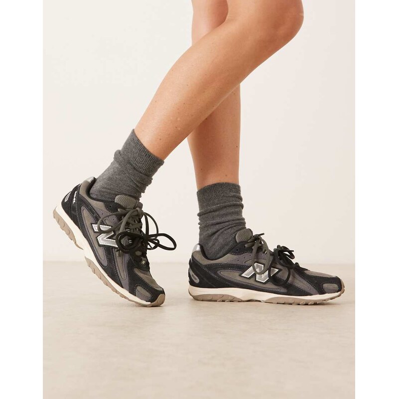 New Balance 204L trainers in black suede