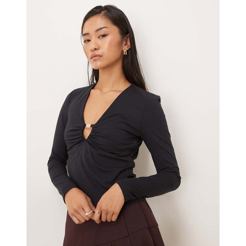 Abercrombie & Fitch bra free v neck long sleeve hardware top in black 112317914