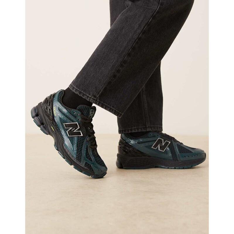 New Balance 1906 unisex trainers in dark green and black