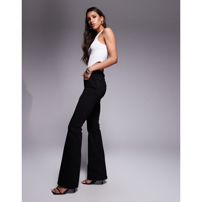 Good American good legs flare jeans in black