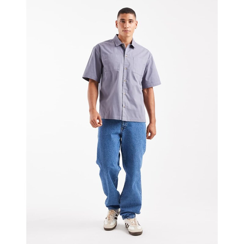 New Look short sleeve boxy fit shirt in mid grey