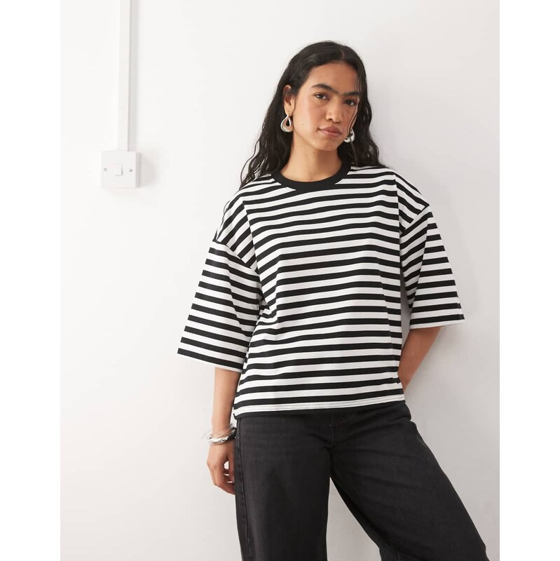Noisy May boxy tee in black stripe