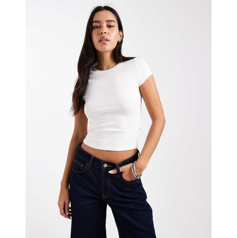 New Look baby tee in cream-White 112484876