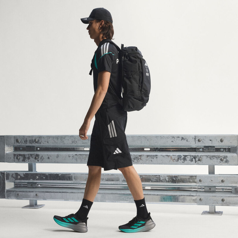 Adidas ŠORTKY MERCEDES - AMG PETRONAS FORMULA 1 TEAM MECHANICS