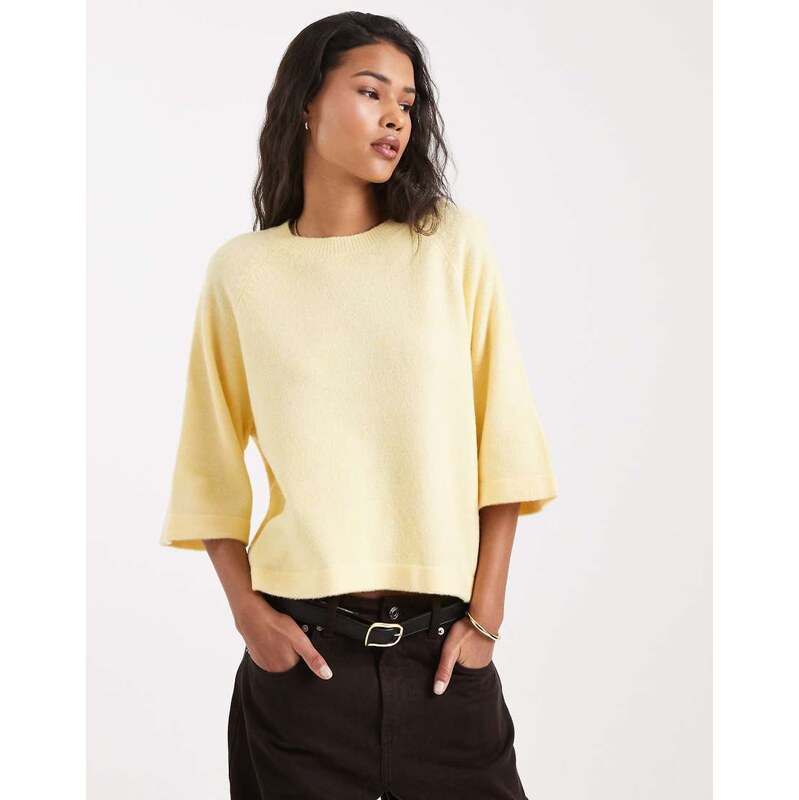 ONLY boxy knitted t-shirt in buttermilk-Yellow