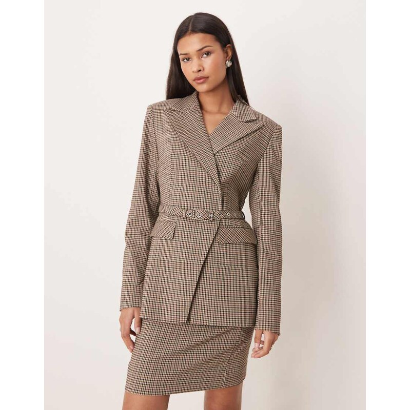 YAS belted tailored blazer in brown check-Black 112538540