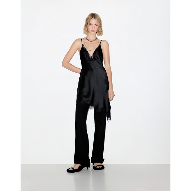 Pull&Bear Asymmetric lace camisole top in black 112531333