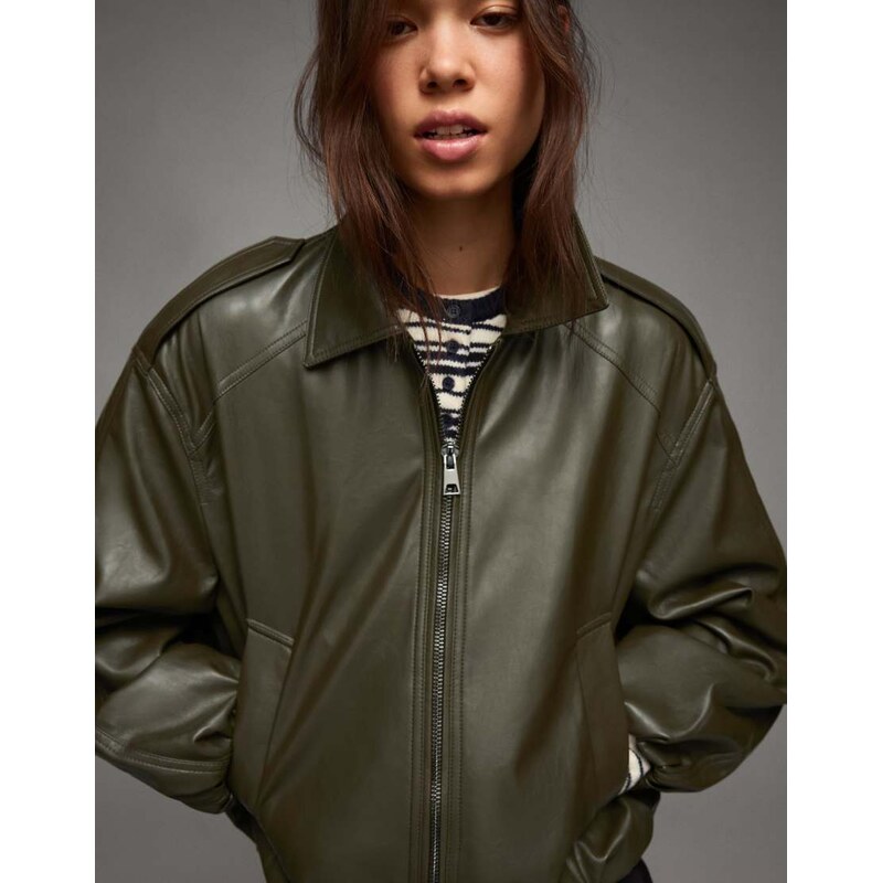 Bershka Leather effect balloon jacket in khaki-Green 112544031