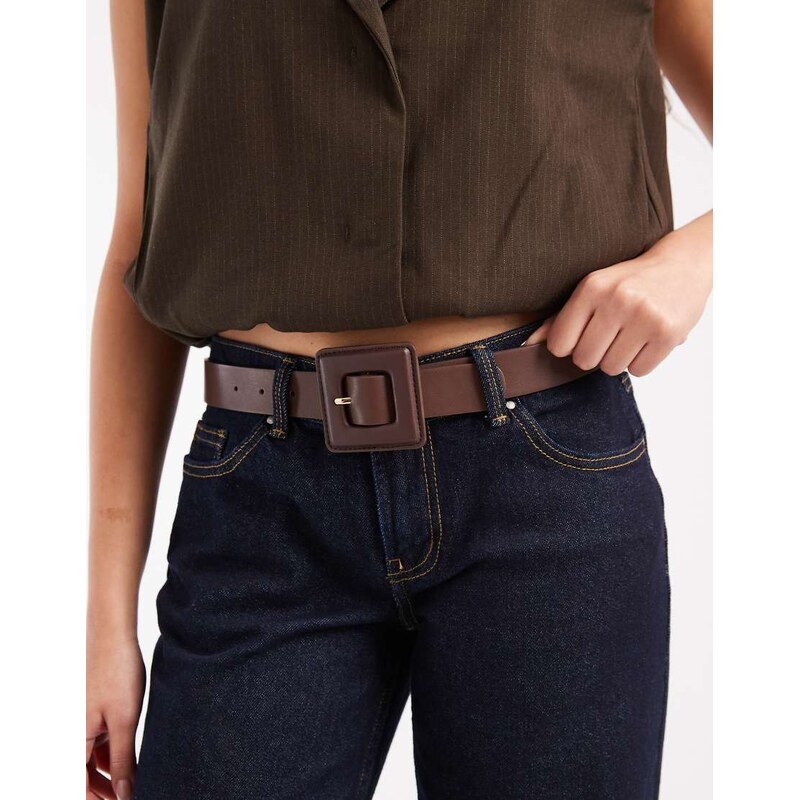 Pieces large square buckle belt in brown