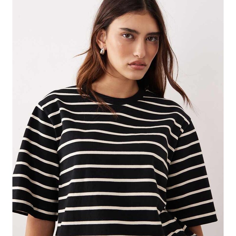 ARRANGE oversized premium cotton heavy weight t-shirt in black