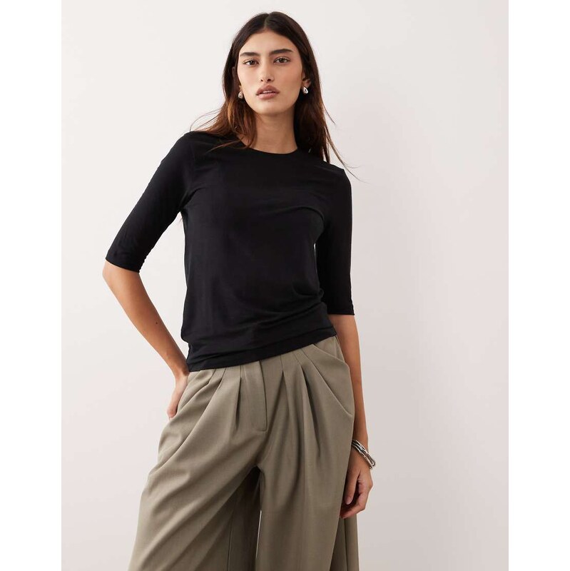 ARRANGE slim fit half sleeve tee in black 112581073