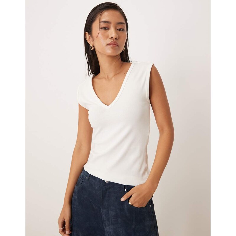 AWARE low v-neck vest with piping detail in white