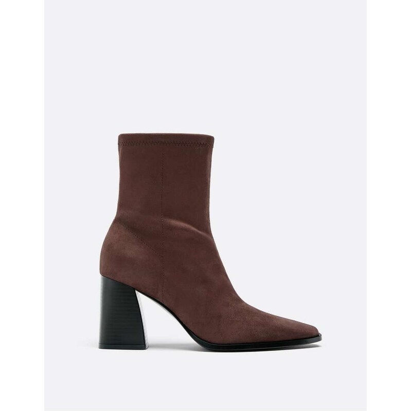 Stradivarius Faux suede block heel ankle boots in brown 112640124