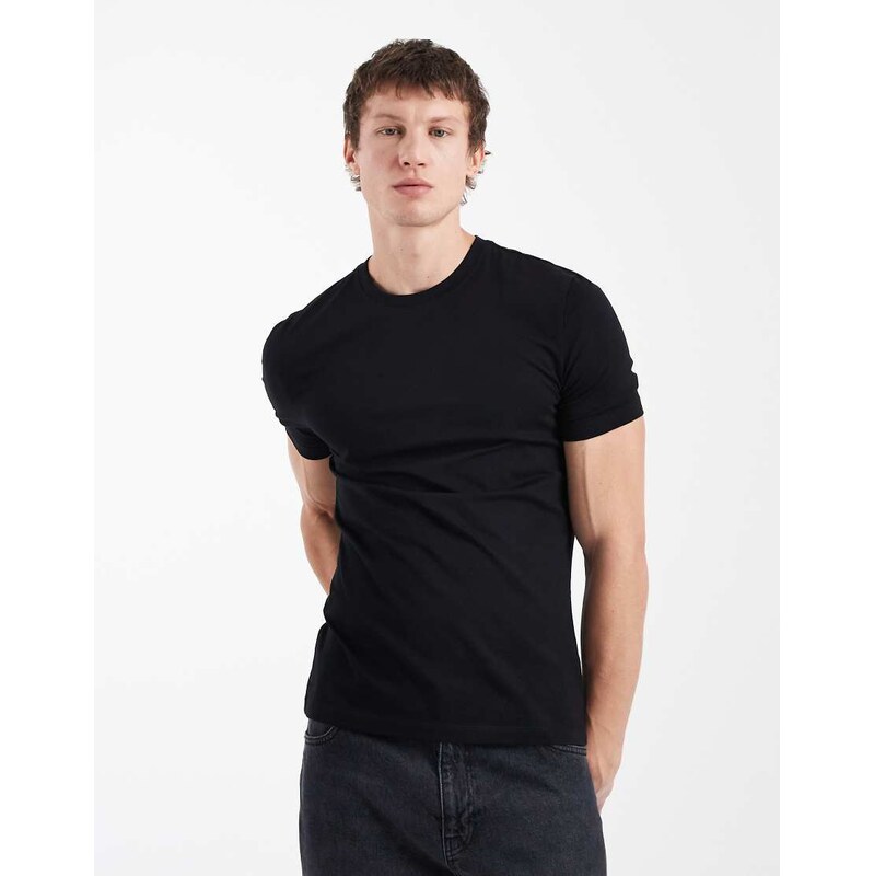 New Look muscle fit t-shirt in black
