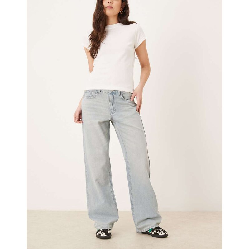 Vila Palma low waist wide leg jeans in light blue denim 112653867