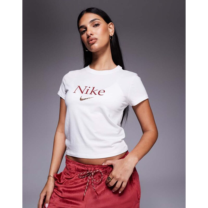 Nike Chill t-shirt with logo graphic in white