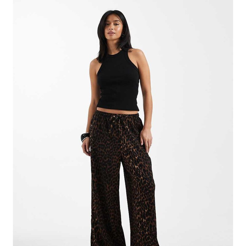 ONLY Petite plisse wide leg trousers in animal print-Brown