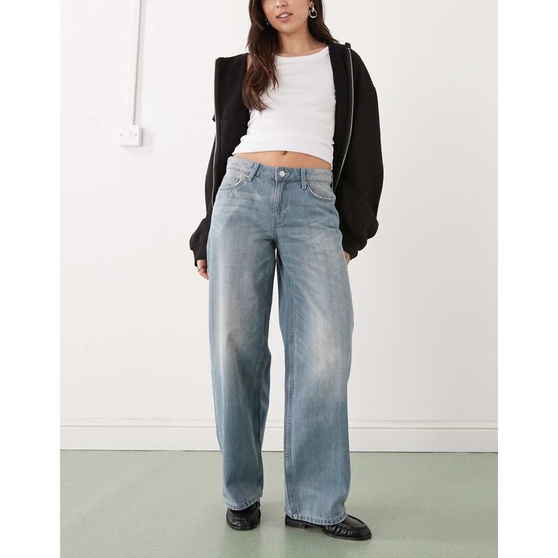 Weekday Ample low loose jeans in washed light blue