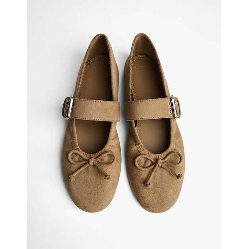 Bershka Buckled ballerina flats in tan-Brown