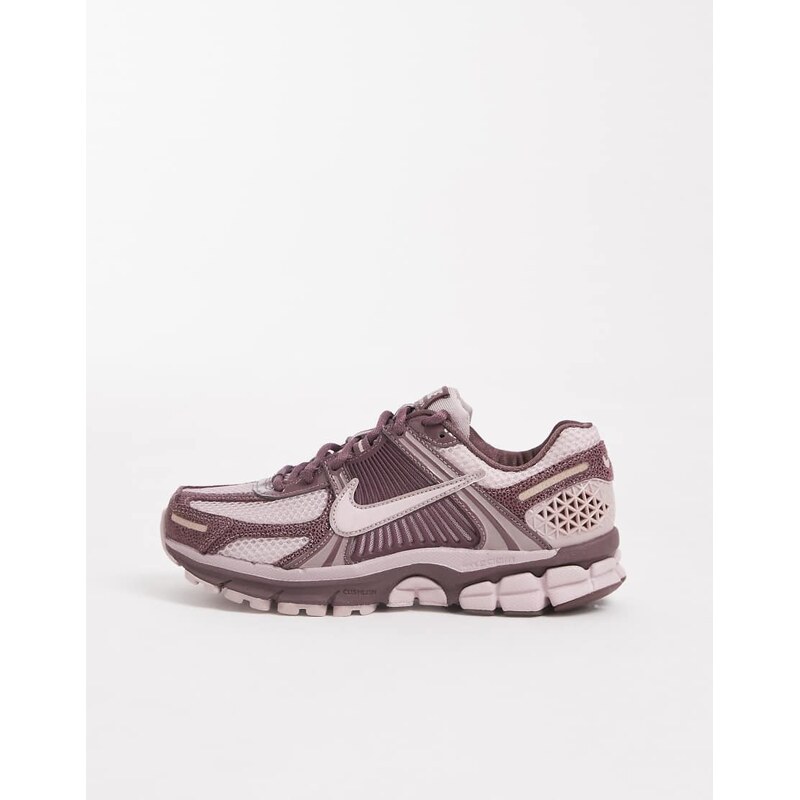 Nike Zoom Vomero 5 trainers in brown and pink