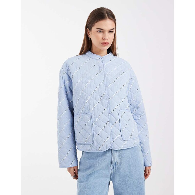 Pieces quilted jacket in blue floral 112722369