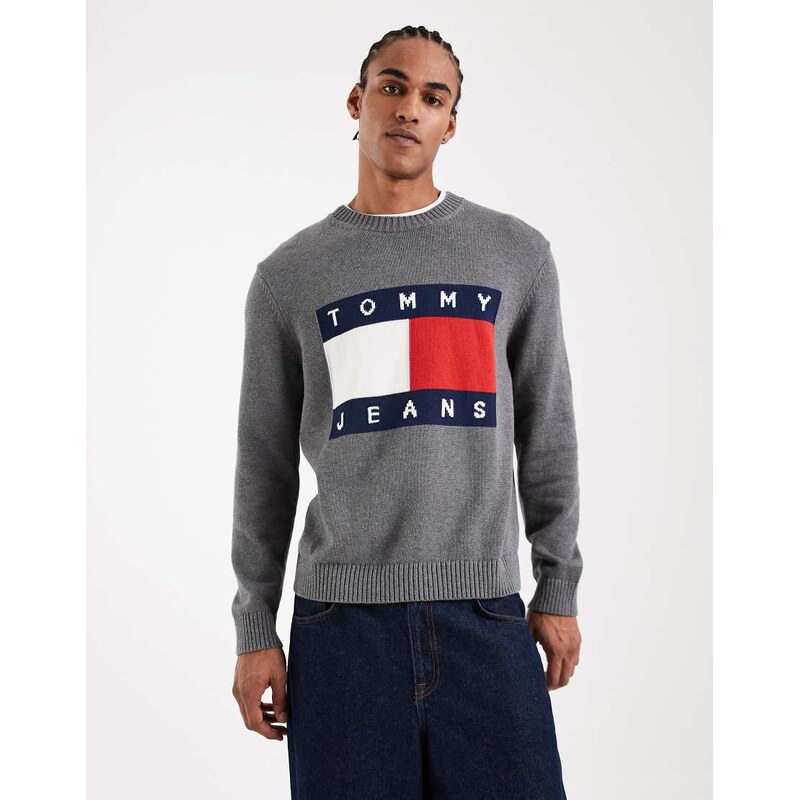 Tommy Jeans flag jumper in grey heather