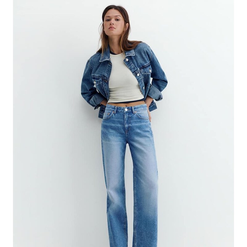 Pull&Bear Petite straight leg jeans in indigo-Blue