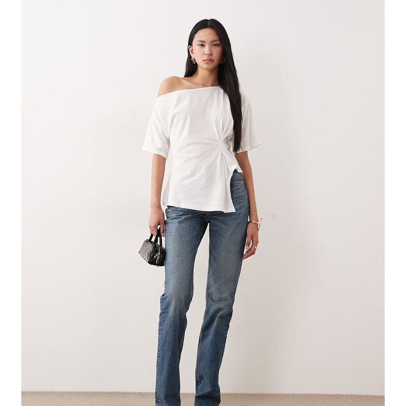 ASOS Tall ASOS DESIGN Tall 90s straight jeans in authentic midwash 113001006