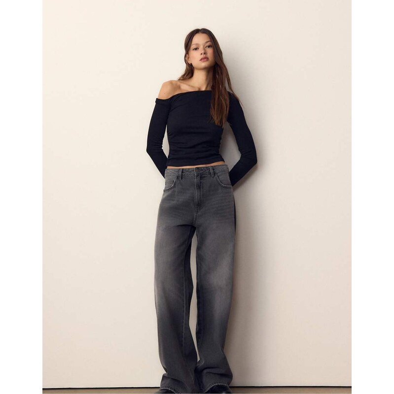 Stradivarius Asymmetrical ruched top in black 112794136
