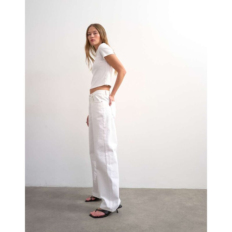 Topshop Ember low rise relaxed straight jean in white
